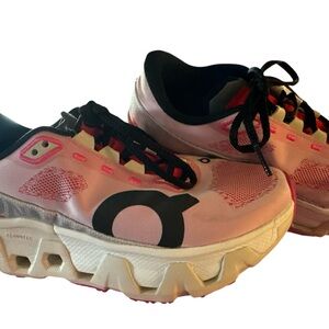 SOLD‼️ On Running Pink and Black Athletic Shoes